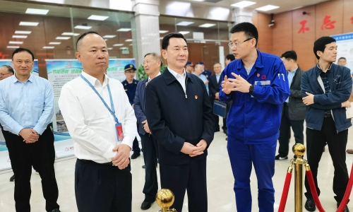 全国人大常委会委员、社会委副主任委员秦生祥莅临fun乐天使官网嘉兴石化调研